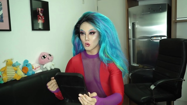 Ele se transformou.. makeup sissy drag queen